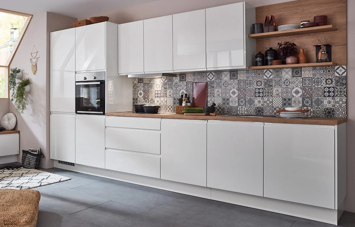 Nobilia Pura - High-gloss lacquer with built-in J profile handle