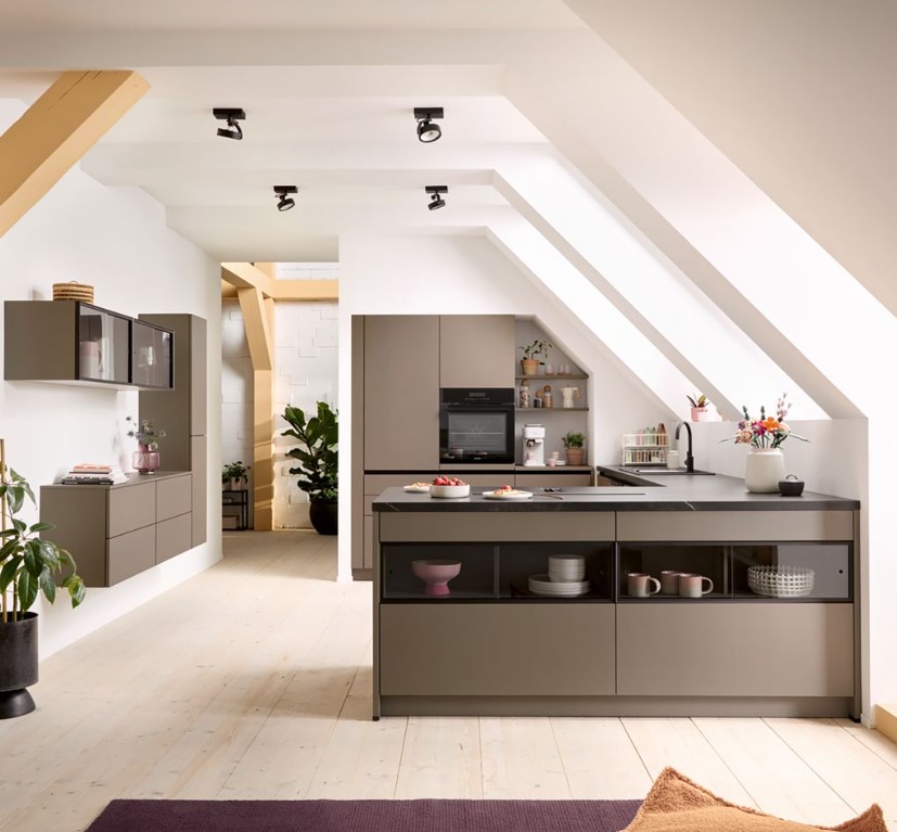 Schüller Matera Colour - Deep matt velvet lacquer in extended colour, AFP